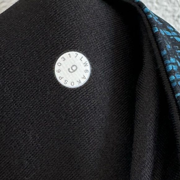 Lululemon Train Times Crop - Picture 5 of 5